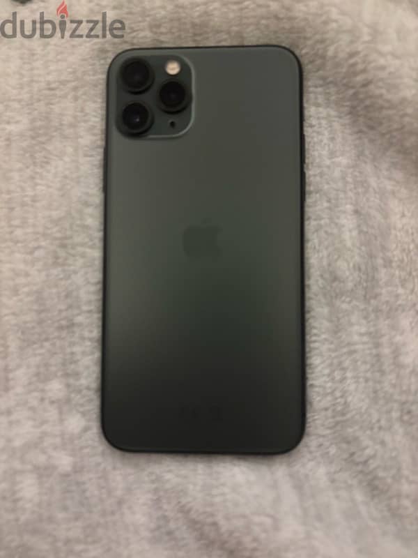 SELLING Iphone 11 pro 1