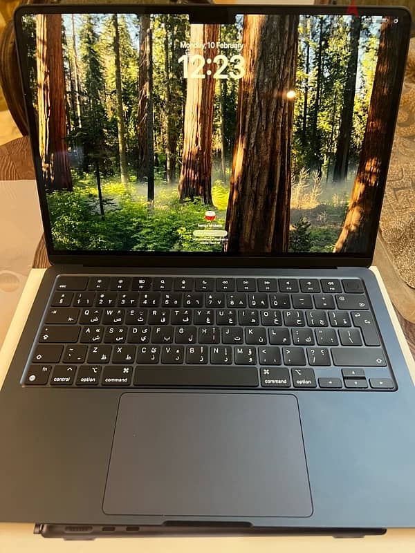 macbook air m2 2022 like new 1