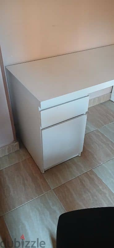 IKEA MALM desk 2