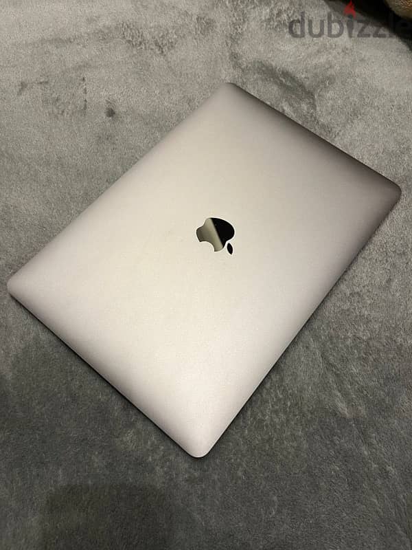 mac book air 13 insh m1 3