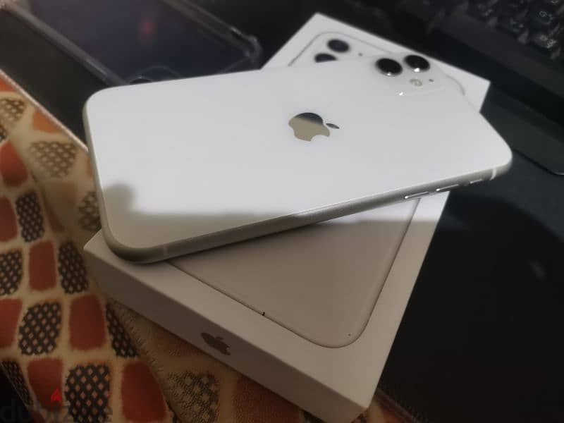 مستعمل بحاله ممتازهIphone 11 9