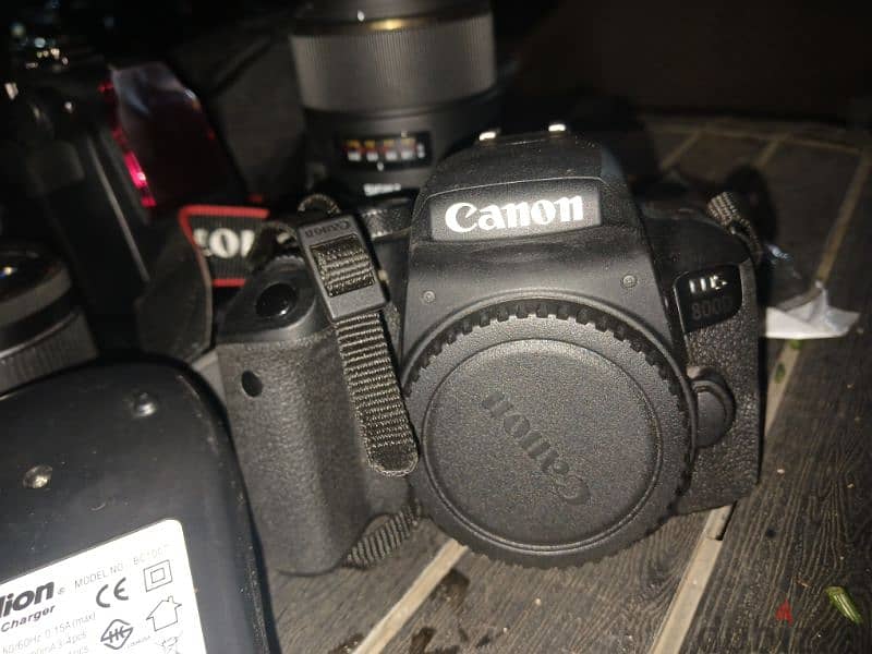 canon 800d  shutter 2k like new  كسر زيرو جميع محتويتها 0