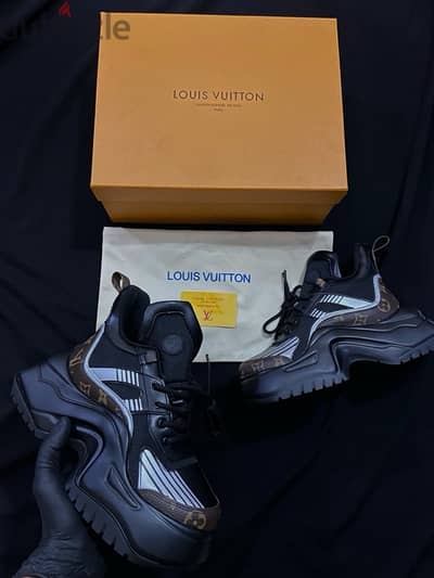 LOUIS VUITTON