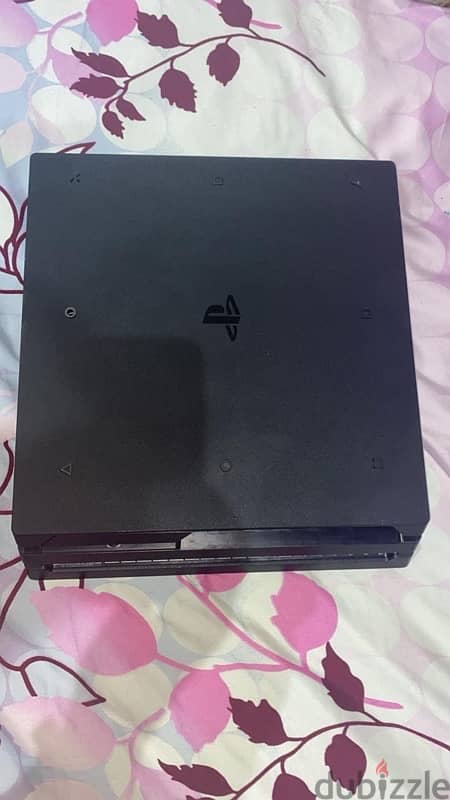 ps4 pro 500 gb + 2 controllers 3