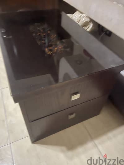 Coffee table with 2 drawer