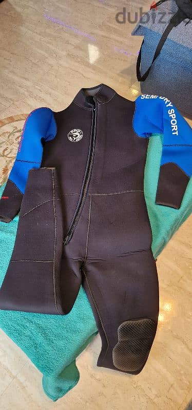 Semi-Dry Suit 6mm + Ice Vest + Hood