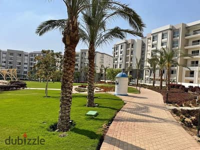 Amazing apartment for sale in hydpark (park corner)