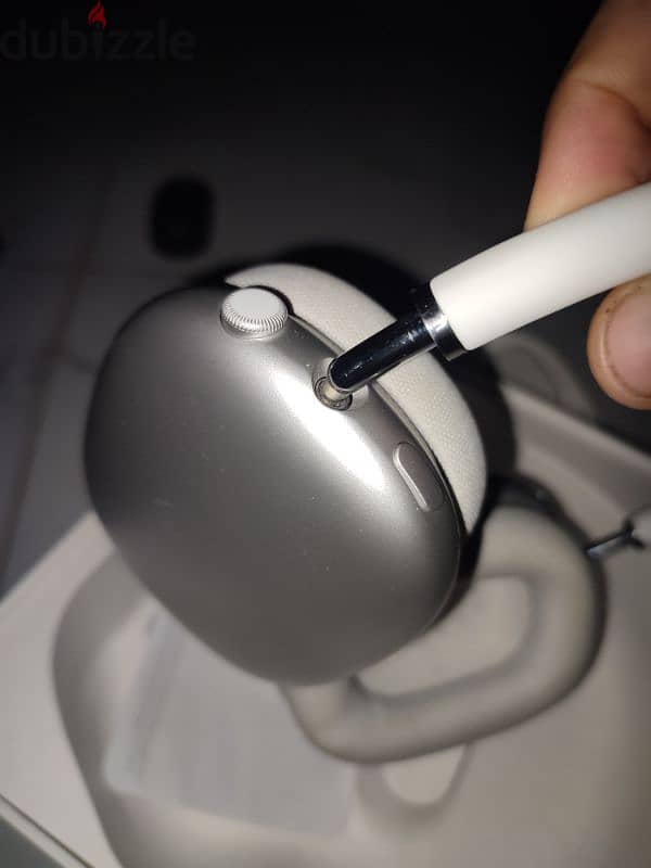 هيد فون.  ابل.    اصلي وارد الامارات.   air pods max.   حاله. جيده جدا 1