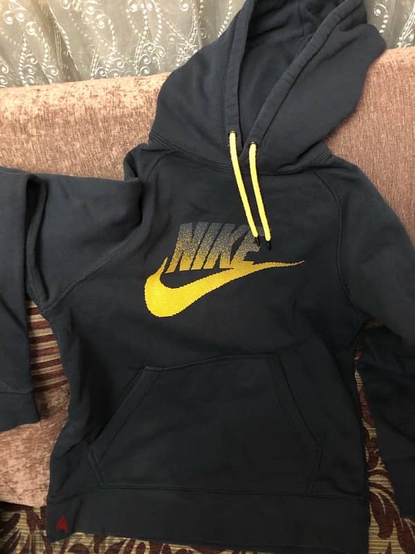 Nike hoodies small  size 3