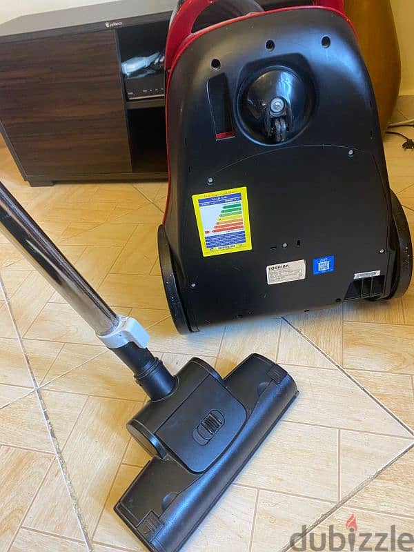 Toshiba VC-EA300 Vacuum Cleaner 1