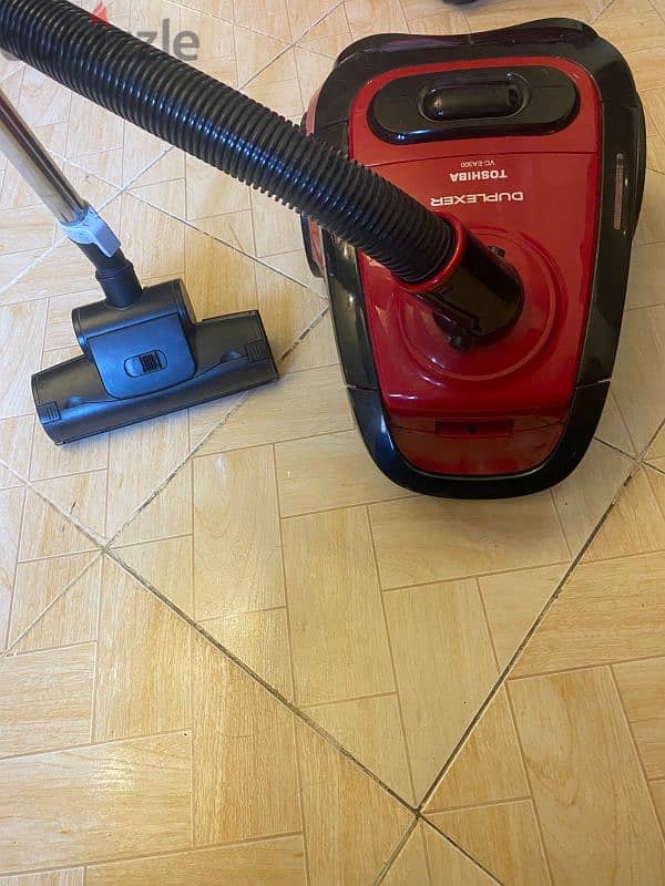 Toshiba VC-EA300 Vacuum Cleaner 2