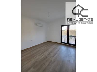 Apartment in fifth square compound 136 m‎‏ fully finished with air-conditions for sale with down payment and instalment delivery within 6 months