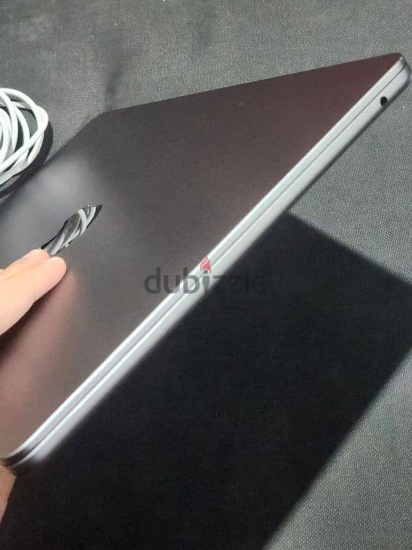 MacBook air m2 13 inch 8 ram battery 100 6