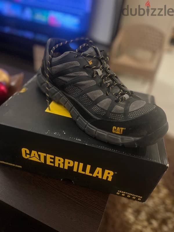 حذاء caterpillar مقاس ٤٥ 2