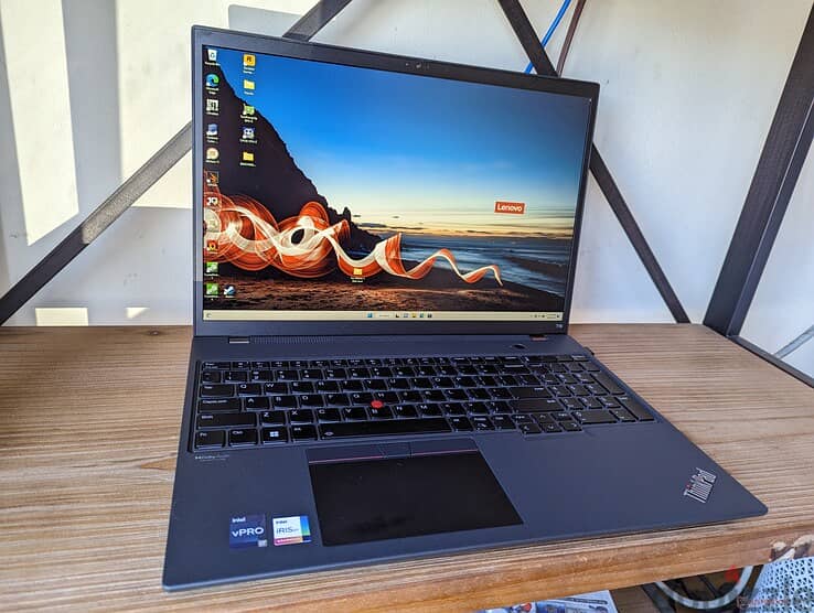 Lenovo Thinkpad T16 gen1 (i7-12TH) 1