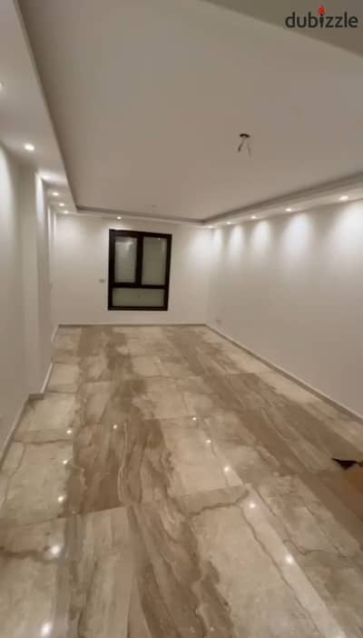 For sale in Valore Sheraton, an apartment ready to move in, finished with air conditioners and a kitchen, in a quiet area with full services, and a cl