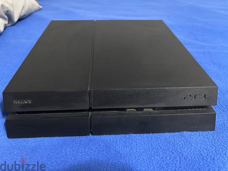 Playstation 4 1tb used like new 0