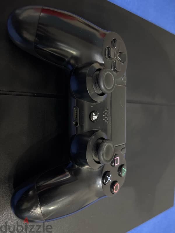 Playstation 4 1tb used like new 1