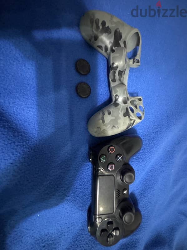 Playstation 4 1tb used like new 3