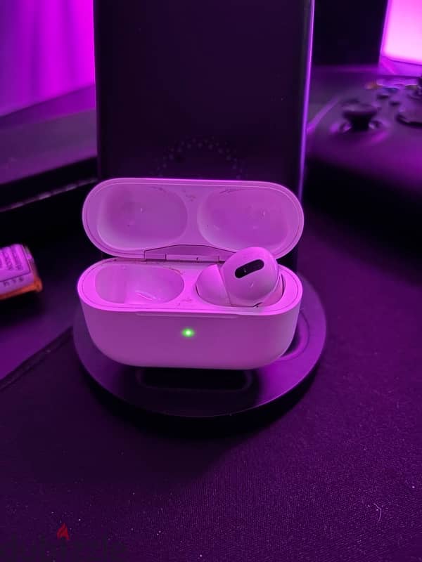 airpods pro case and right airpod ايربودز برو فرده يمين وكيس فقط 0