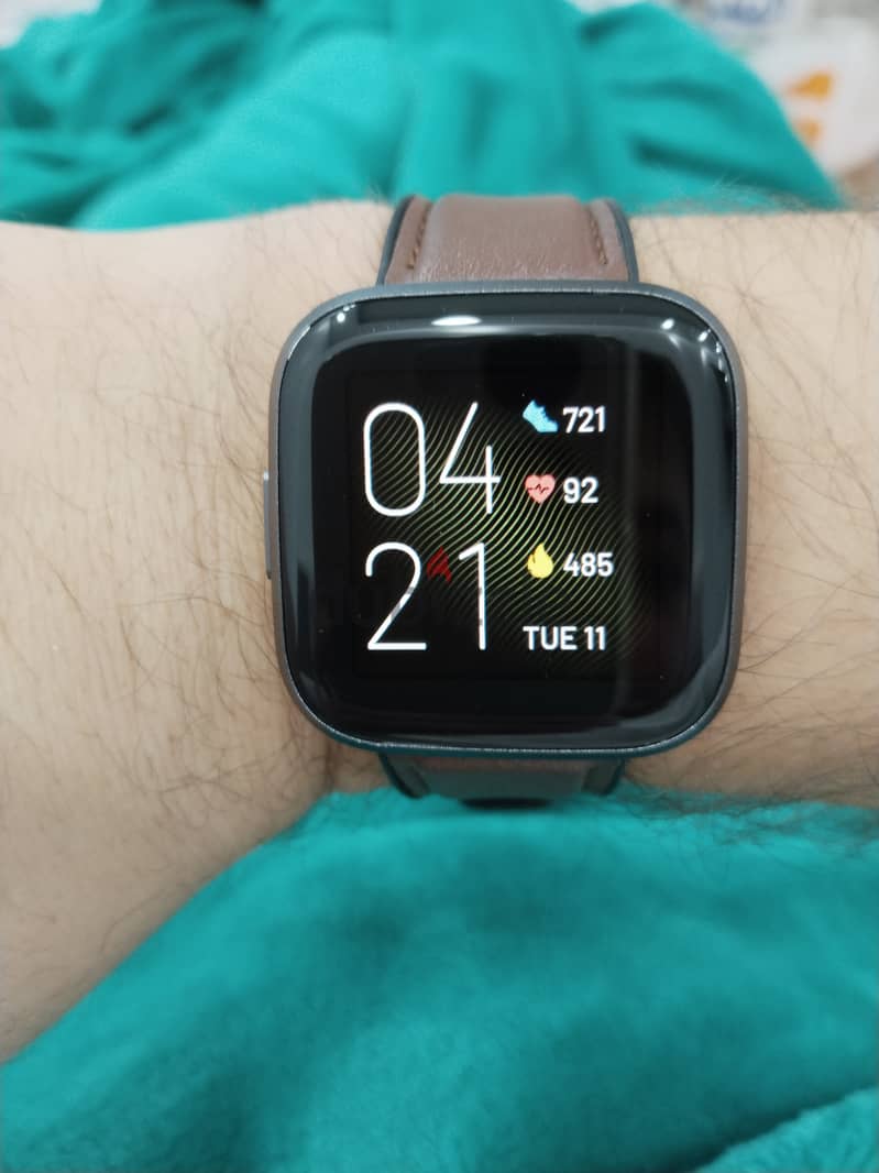 Fitbit Versa 2 Like New 0