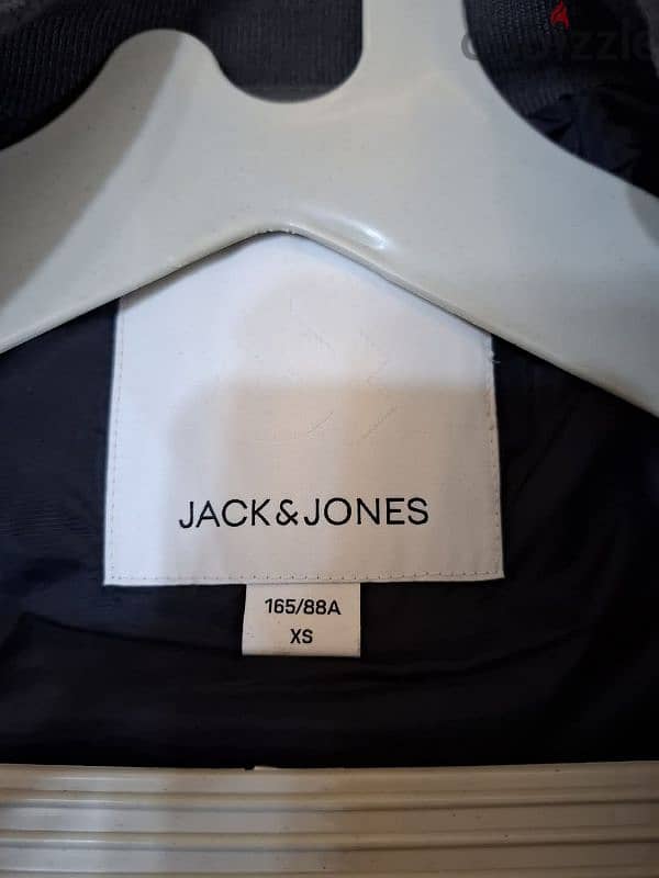 جاكيت من jack and Jones 5