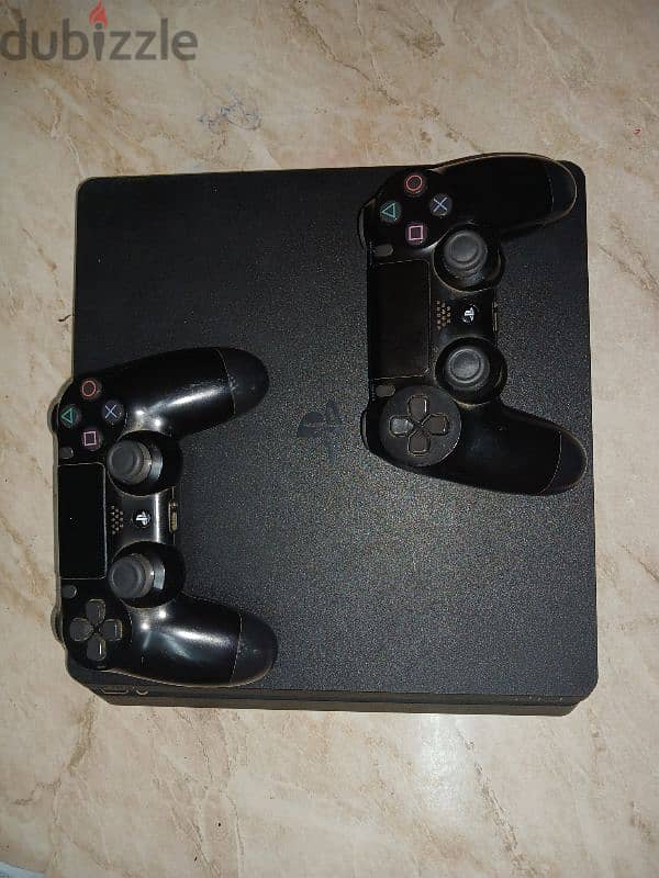 ps4 slim 500GB with 2 controllers 3