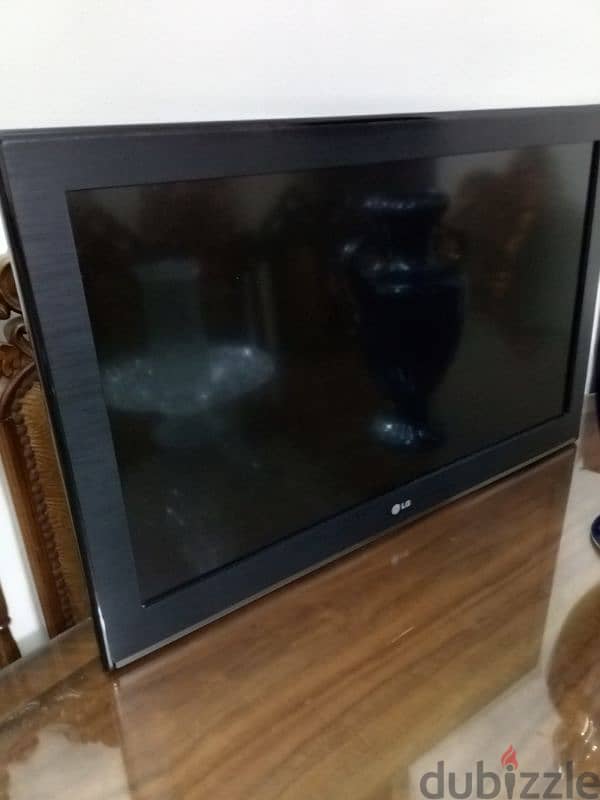 شاشة lcd ماركة lg 1