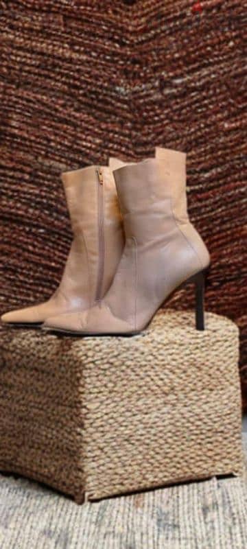 بوت حريمى ايطالي boots مقاس 39 5