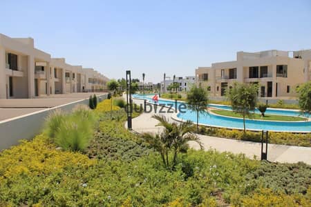 villa, resale immediate delivery, large area in the heart of Sheikh Zayed, next to Beverly Hills in Lake West