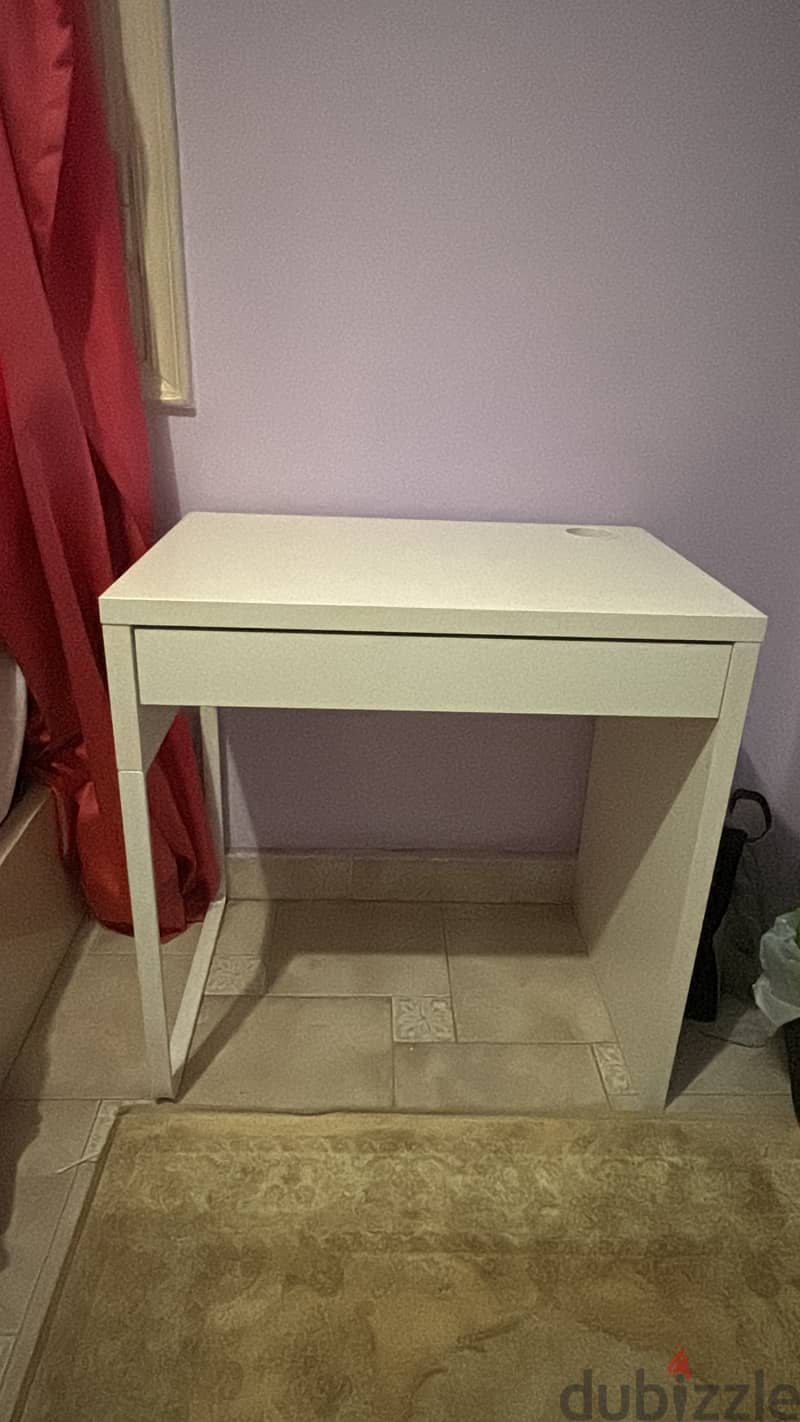 Ikea Micke DESK Desk for sale, Like new barely used 1