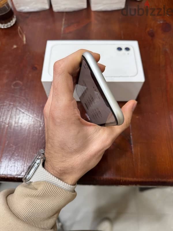 iPhone 11 - 128GB 4