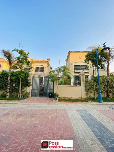 Townhouse villa 4 bedrooms with Back to back immediate delivery in installments in La Vista compound, Patio Prime, El Shorouk