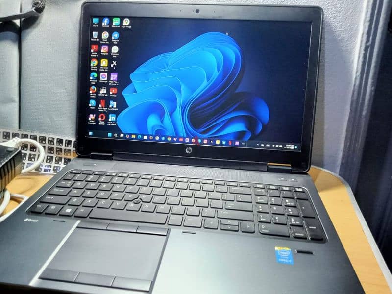 اللاب من المانيا رام ٣٢ Hp Zbook 512 SSD 11