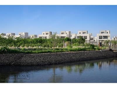 Townhouse middle with Dp in Al Burouj city