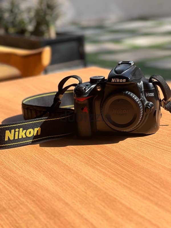 Nikon D5000 0