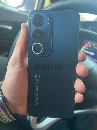 mobile vivo y 19 s    بحاله ممتازه بالعلبه  وكل محتوياته