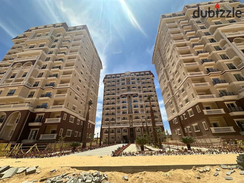 At the best price in Sawari, a 204 sqm apartment on the corner of 3 streets and the club 0