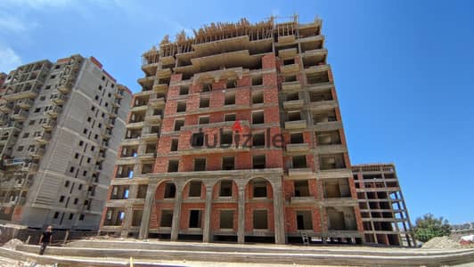 At the best price in Sawari, a 204 sqm apartment on the corner of 3 streets and the club