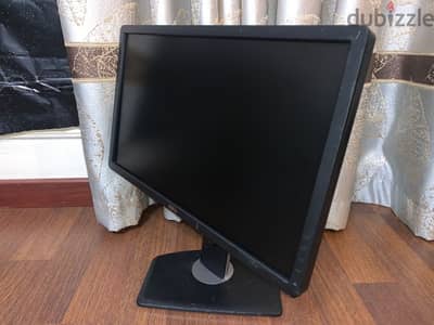 شاشه dell ٢٤ بوصه 60 hz من غير مداخل hd استعمال نظيف جدا