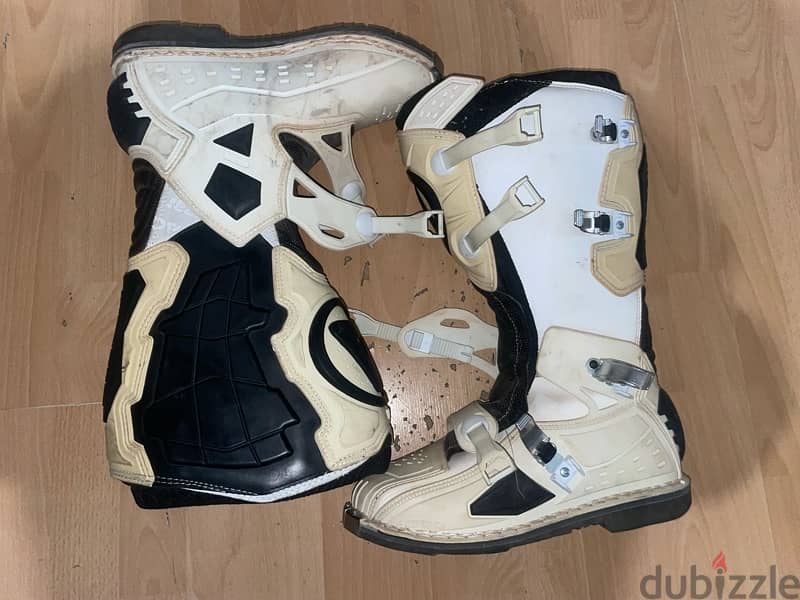 Acerbis boots for dirtbikes 2