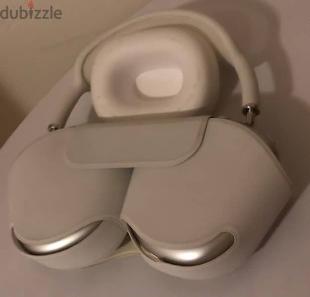 Apple AirPods Max with Smart Case 3