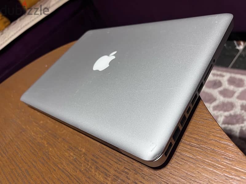 Apple MacBook pro mid 2012 256G 8 G ram 7