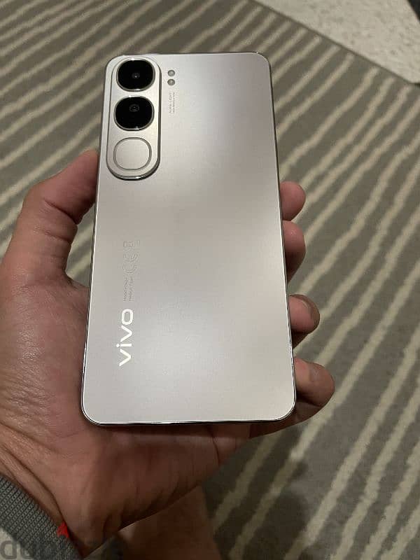 vivo v40 lite 1