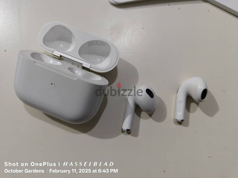 Apple AirPods (3rd generation) with MagSafe Charging Case White 1