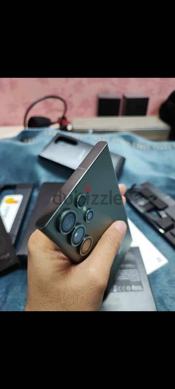 للبيع موبايل s23 ultra اللون الزيتي 1