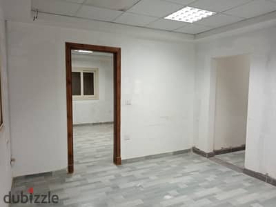 New apartment for rent, 250 sqm, fully air-conditioned, new building, 4 bedrooms (for Egyptian families only)