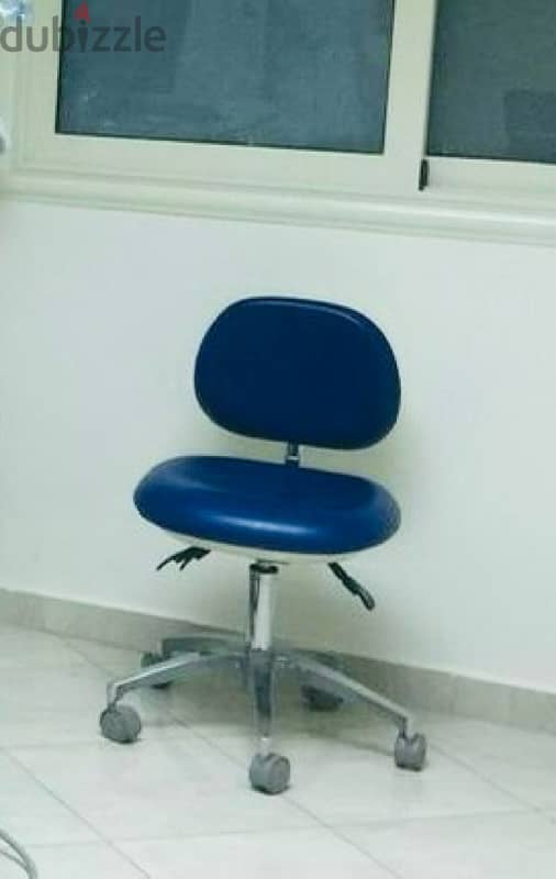 Dental stool كرسي طبيب أسنان 1