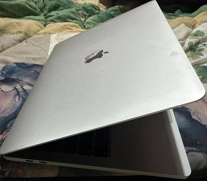 macbook pro 13" 1