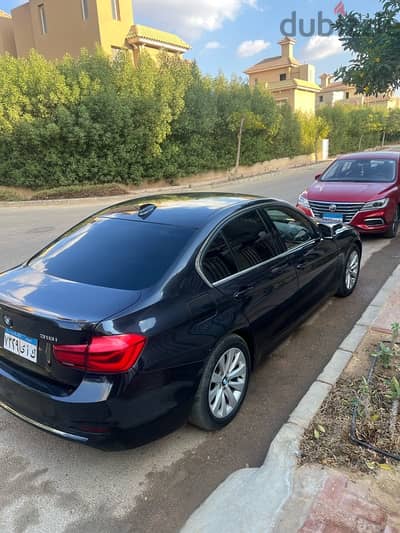 BMW 318 2019